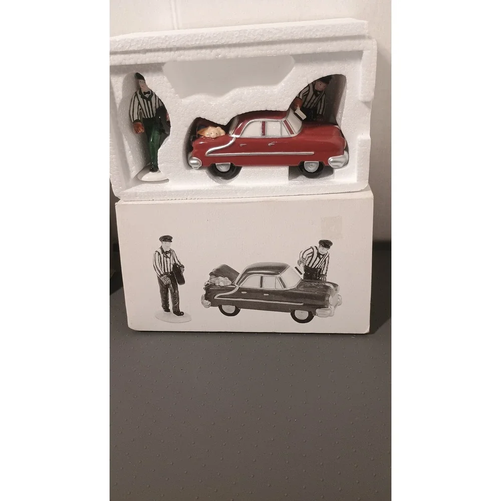 Dept 56 Snow Village Accessories Service With A Smile Skating Red Car Excellent